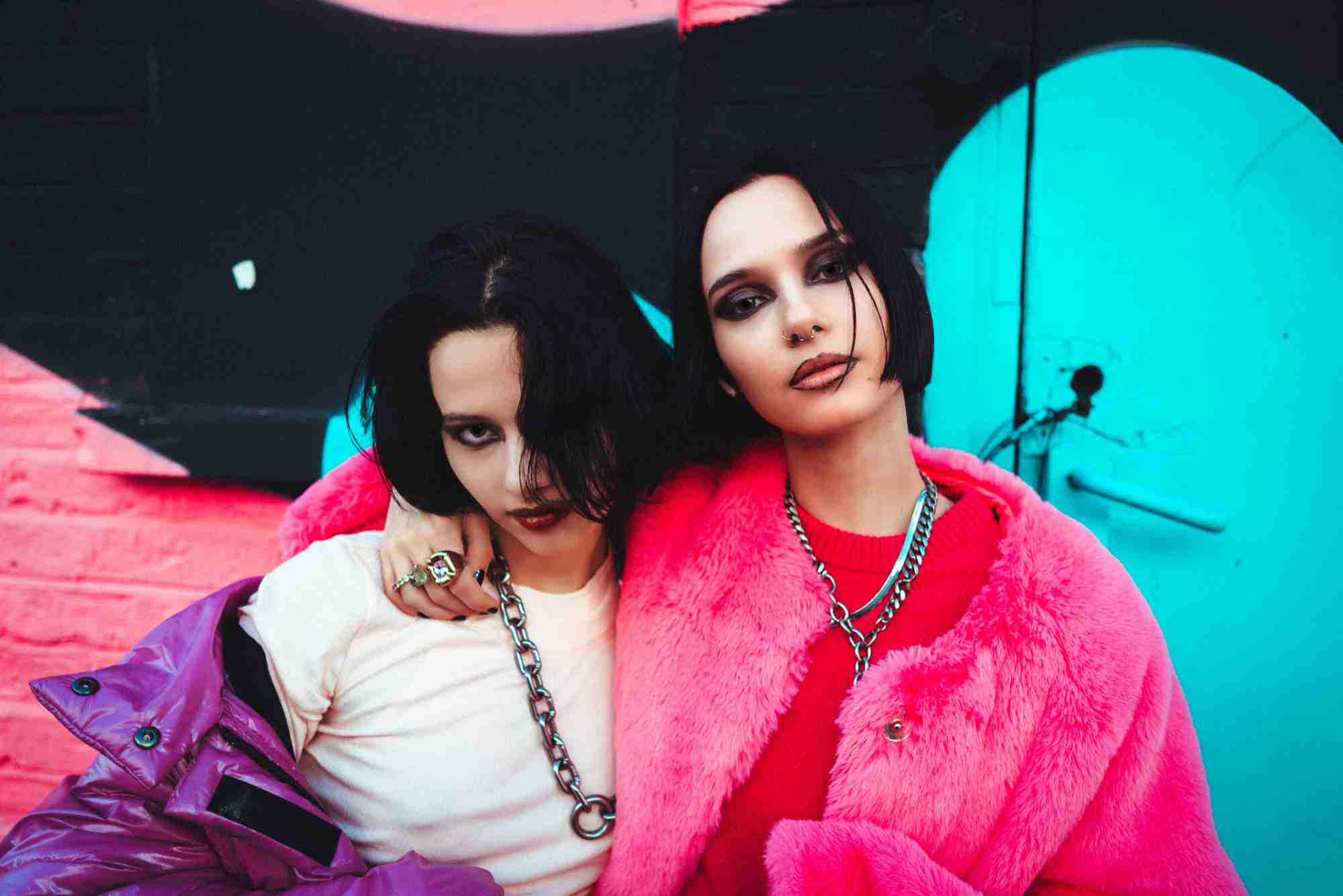 Українські близнючки Bloom Twins стануть запрошеними артистами на концертах американських рок-зірок X Ambassadors