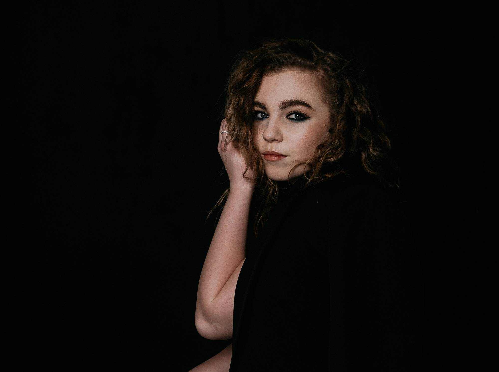 YALLA — «Жити»: гімн молоді, у яких війна забрала безтурботність юності