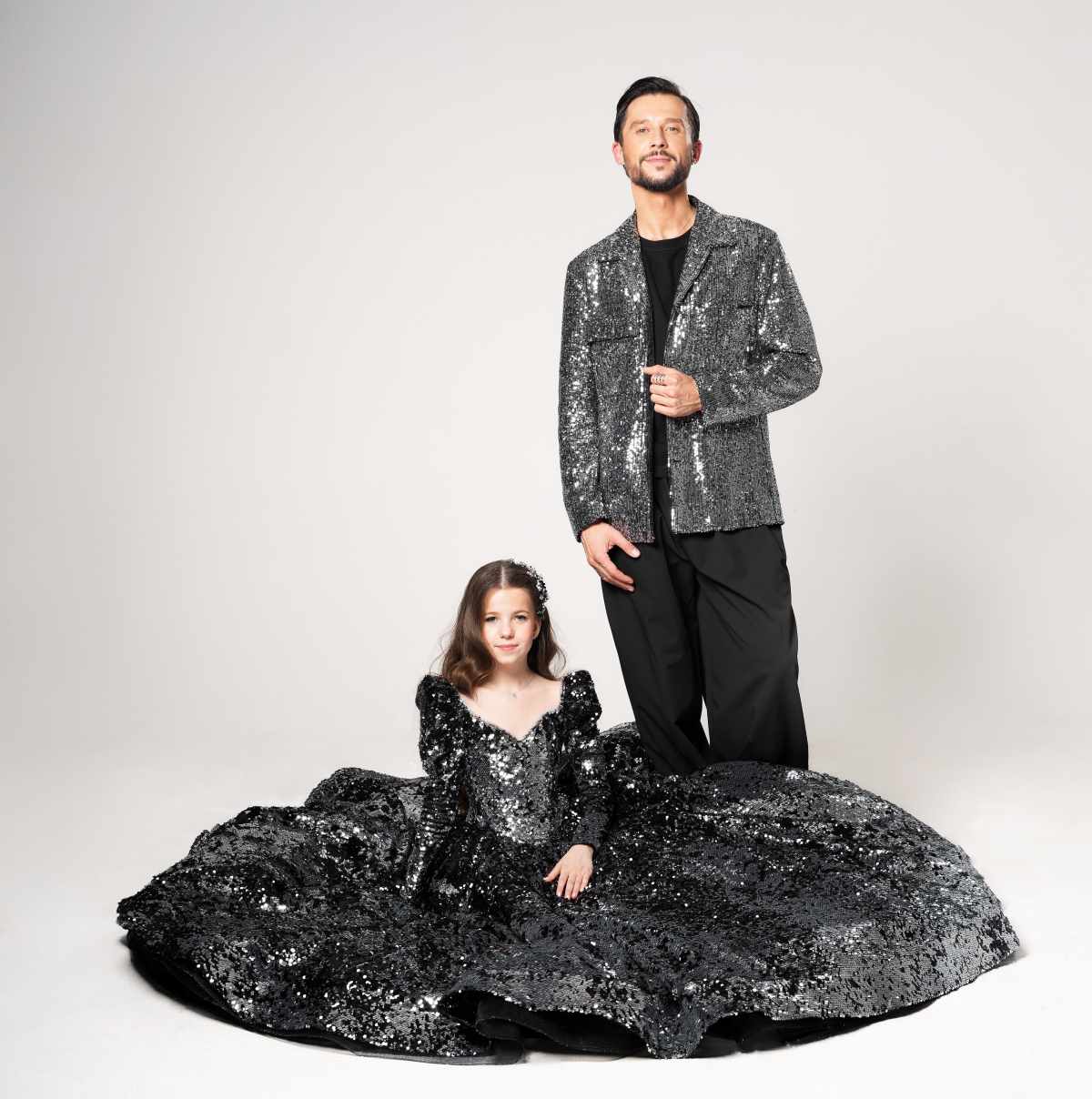 «Унікальний Новий Рік»: ALBINA та SERAFÝN підсумували рік творчого зростання у святковій відеопрем’єрі