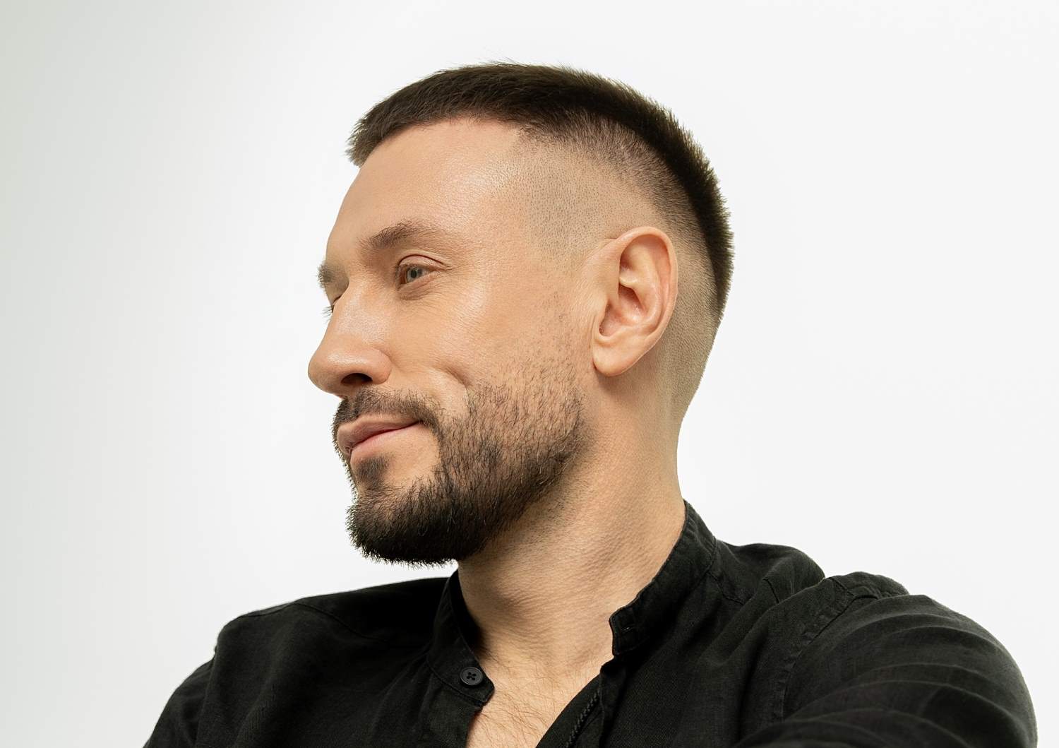 Андрій Кравченко презентує новий хіт «Золоті слова» — пісню, яку вже співають тисячі слухачів