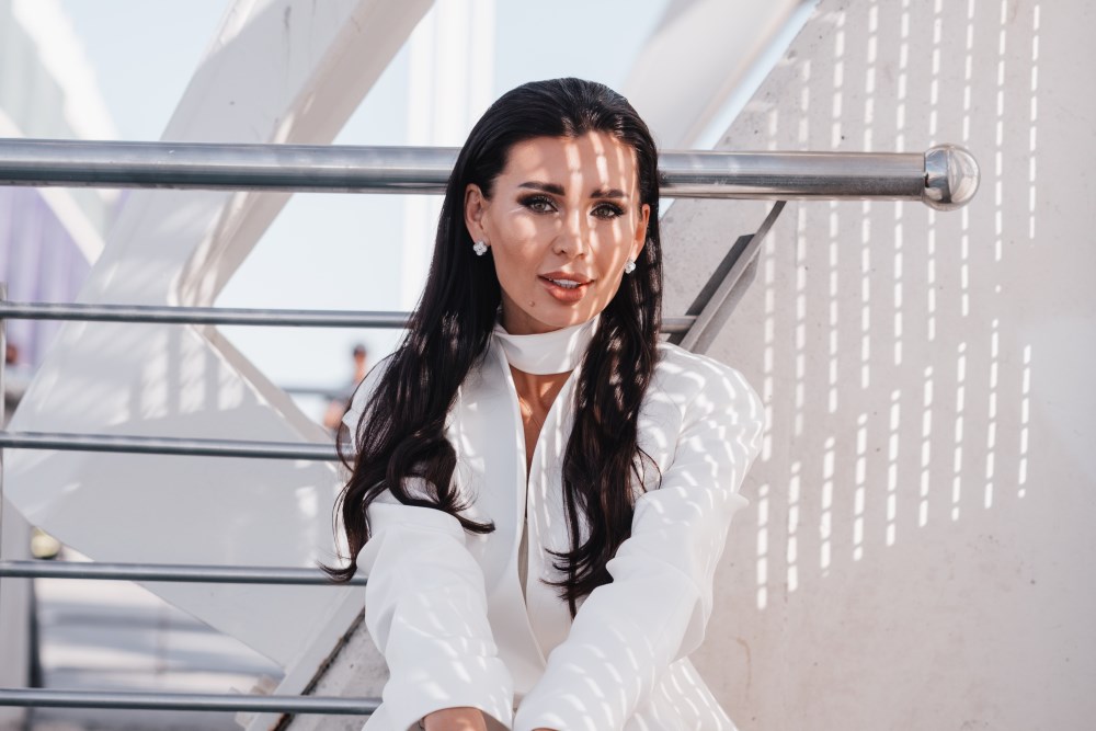 Українка Альона Бродська представить Іспанію на конкурсі Mrs. Universe у США