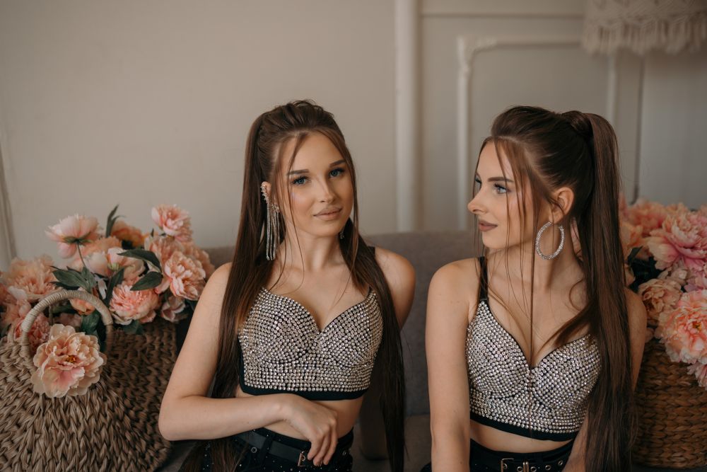 Новий TikTok-хіт від THE BLOSSOM: «Хризантема» стала маніфестом жіночої сили та любові до себе
