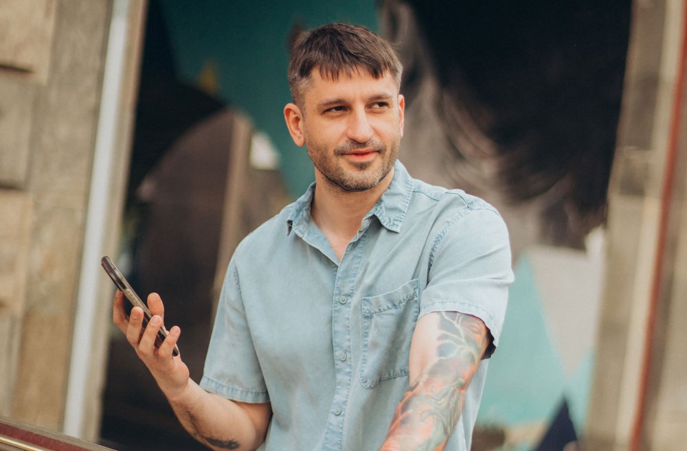 Музикант та співак SLŸCH презентував «Мету» - пісню про пошук сенсу та внутрішню стійкість
